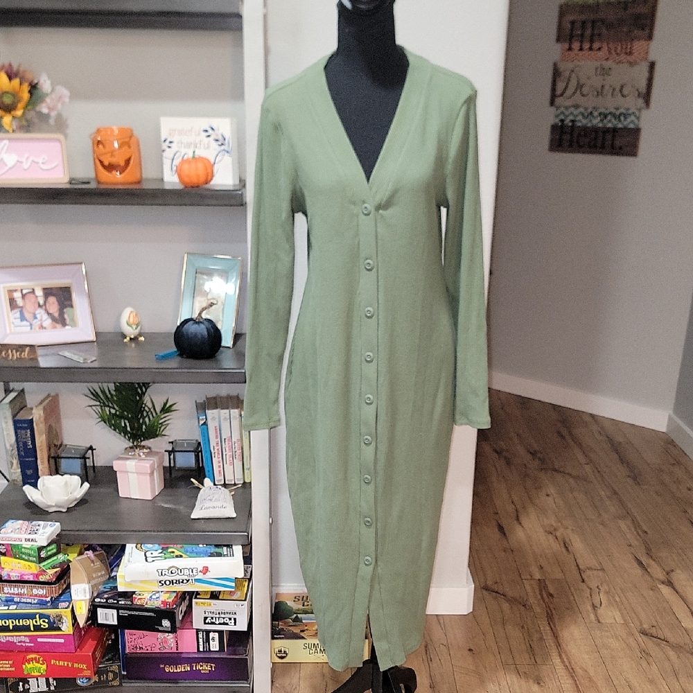 NEW Ingrid & Isabel Soft Green Ribbed Button-Up Long Sleeve Maternity  Dress (L)